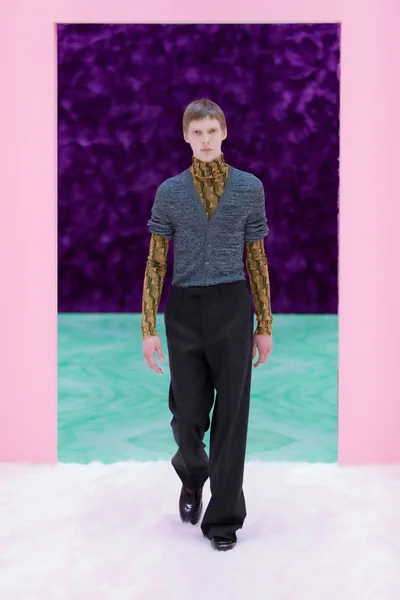 Look 7